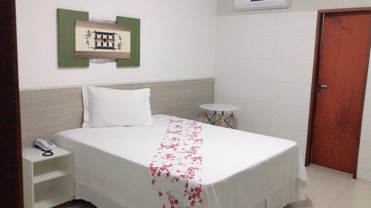 Hotel Leon Barbalha Bagian luar foto